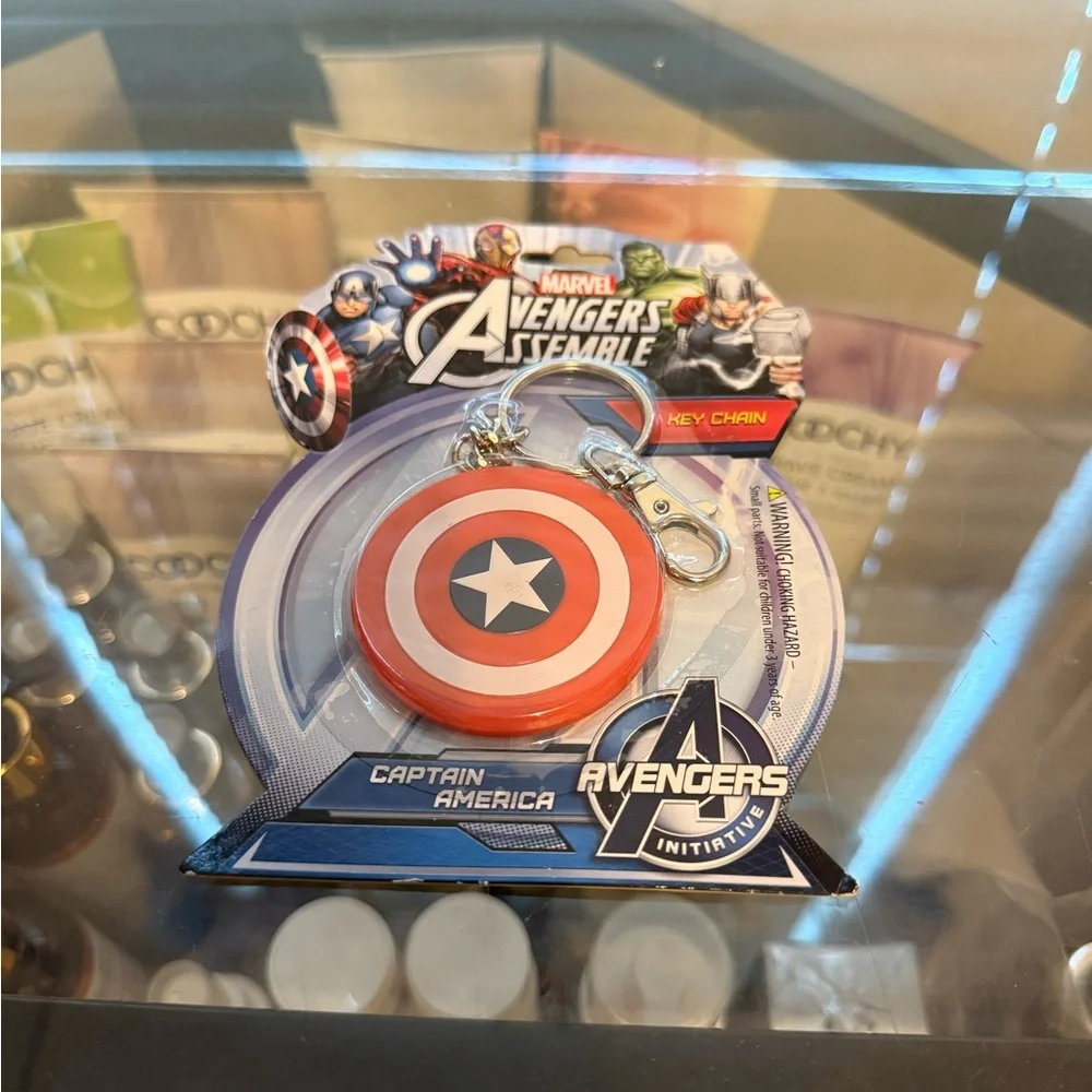 Marvel Captain America Red and White Shield Keychain